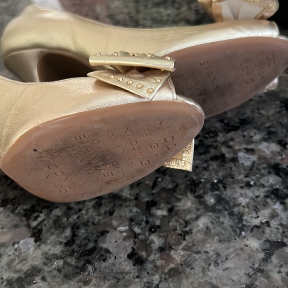 Gianni Bini Gold Heels - Picture 7 of 8